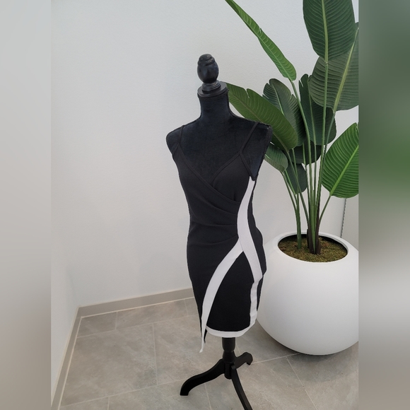 Black and white Spaghetti strapped dress - Picture 5 of 8